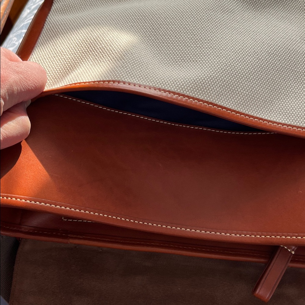 Dooney & Bourke Cream and Brown Shoulder Bag - Picture 16 of 16